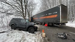 Srážka osobního auta s kamionem měla jednu oběť