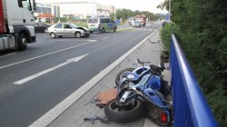 Srážka motocyklu a osobního automobilu omezila vjezd do Rožnova pod Radhoštěm