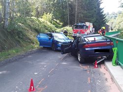 Dopravní nehoda dvou osobních aut u Dolní Poustevny