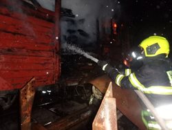 Oheň poškodil odstavený vagón u železničního muzea v Jaroměři