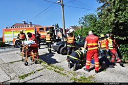 Zranění řidiče osobního auta po střetu s autobusem v Šenově