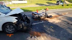 Motocyklista byl po nehodě transportován do nemocnice vrtulníkem