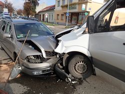 Nehoda v Napajedlech skončila zraněním řidičky
