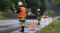Vytrvalý déšť způsobuje masivní sesuvy půdy