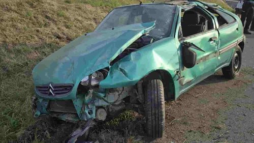 Dvě nehody během 45 minut. Hasiči vyjížděli ke dvěma střetům osobních aut