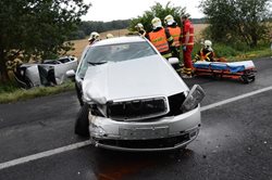 Dopravní nehoda dvou osobních automobilů na Hlučínsku . Hasiči  zabezpečili transport zraněných osob, zlikvidovali únik provozních kapalin a zajistili zprůjezdnění místní komunikace.
