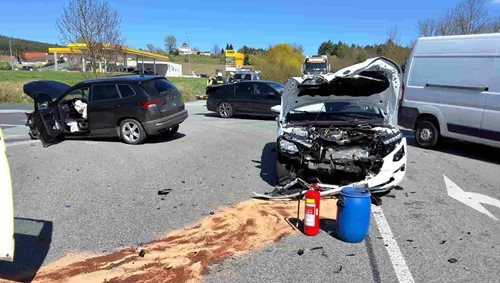 Střet dvou aut si vyžádal zranění