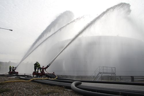 VIDEO/FOTO Cvičení prověřilo havarijní plán na centrálním tankovišti MERO