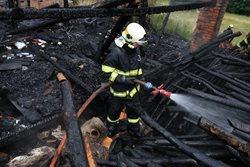 Škodu za 900 tisíc korun způsobil požár stodoly