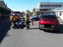 Dopravní nehoda osobního auta a motocyklu 