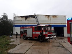 V Ledči nad Sázavou hořela hala výrobního podniku