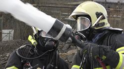 Požár ve Skoronicích způsobil škodu za 800 tisíc a tři lidé se zranili