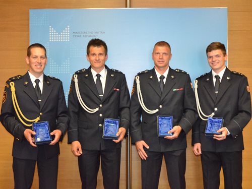 Ministr vnitra ocenil čtyři příslušníky HZS Středočeského kraje