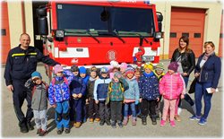 Jindřichohradecká 3. mateřská školka navštívila profesionální hasiče