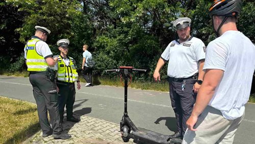 Tichá hrozba na cyklostezkách. Každý čtvrtý kontrolovaný jezdec porušil zákon