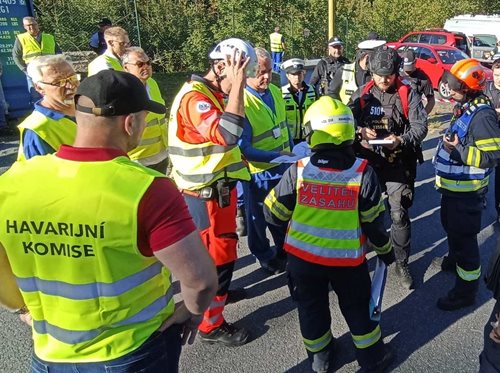 Výbuch ve firmě na Vsetínsku: Hasiči cvičili zásah v podniku s výbušninami