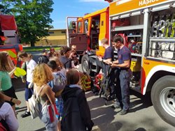 Školáci navštívili profesionální hasiče z Frýdecko-Místecka