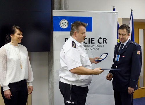 Gentleman silnic se setkal se zraněným motorkářem