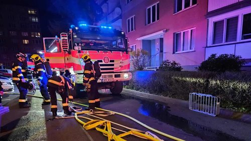 Požár v bytě ohrozil obyvatele domu