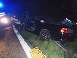 K noční havárii osobního vozidla u Předboje letěl vrtulník