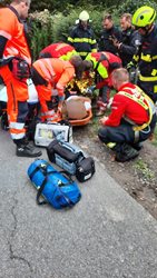 Záchrana muže po pádu ze skály