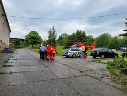 Hasiči vyprošťovali ruku mladé ženy v lisu na ovoce