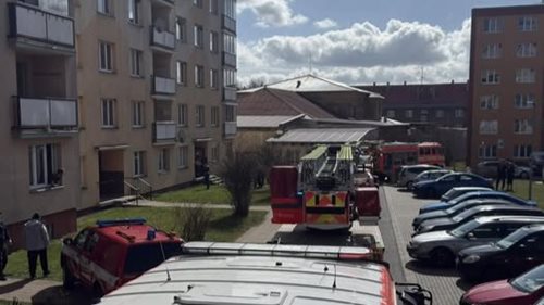 Zakouřený byt vyvolal zásah hasičů