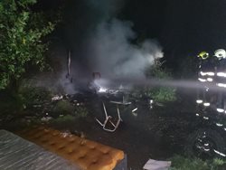 Požár přístřešku bezdomovců má tragický konec