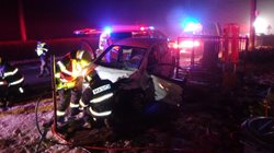 Hasiči vyprošťovali jednu osobu po střetu osobního auta s dodávkou s pečivem