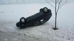 Mlha a náledí způsobily komplikace na silnicích Pardubického kraje
