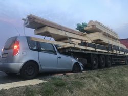 Tragická ranní dopravní nehoda uzavřela dnes obchvat Nymburka