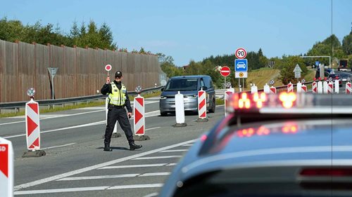 Policie nacvičovala obnovení ochrany hranic. Kontroly probíhaly na silnicích, ve vlacích i v terénu