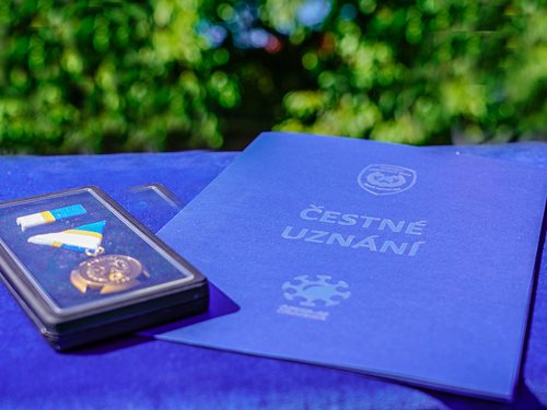 Kolínští hasiči převzali medaile Za věrnost II. a III. stupně