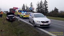 Dopravní nehoda tří vozidel u Losiné