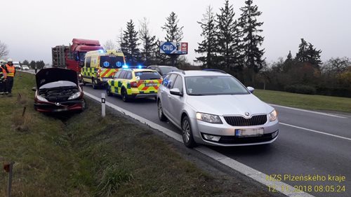 Dopravní nehoda tří vozidel u Losiné