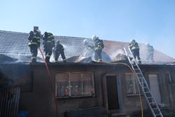 Požár části rodinného domku v Hladkých Životicích