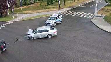 Opakovaně ujížděl policistům. Muž se zákazem řízení skončil ve vazbě