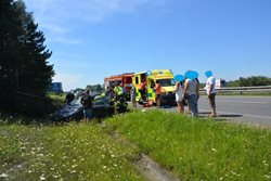 K havárii osobního auta u Mnichova Hradiště letěl vrtulník