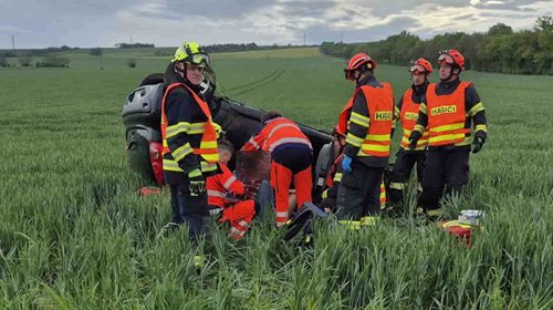 Řidička skončila po nehodě v péči záchranářů