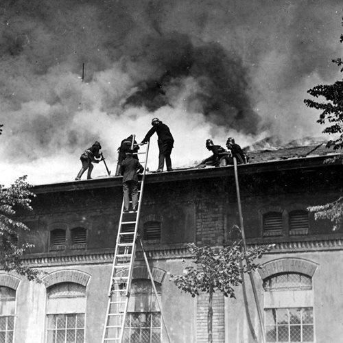 23. března 1853 byl v Praze založen první profesionální sbor na území České republiky