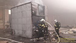 Požár kancelářské buňky ve výrobní hale