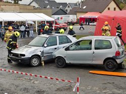 Nultý ročník soutěže ve Vyprošťování osob z havarovaných vozidel proběhl ve Skalné na Chebsku