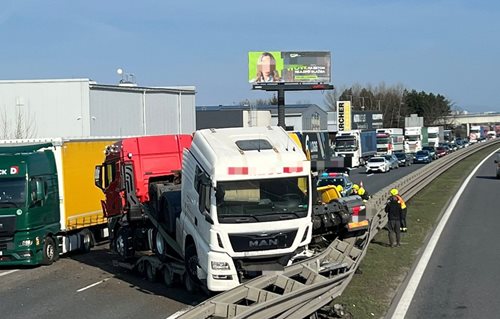 Nehoda kamionu ochromila provoz