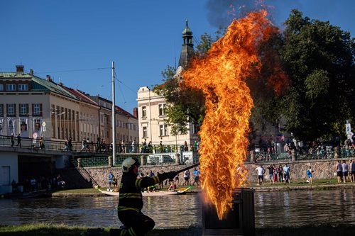 Bezpečnost na nábřeží: hasiči a záchranáři ukázali svou připravenost