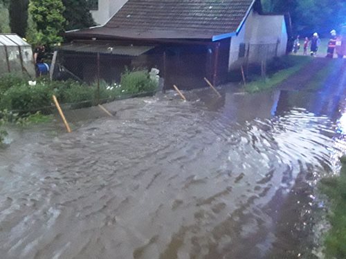 Hasiči na Vysočině odstraňovali následky noční bouřky