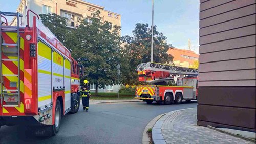 Svíčka ponechaná bez dozoru zřejmě zapálila byt. Škoda dosáhla tří milionů korun