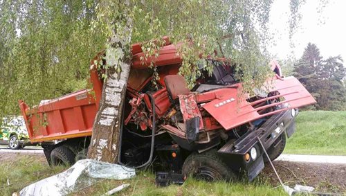 Jedna událost za druhou. Hasiči řešili požáry, nehody i únik látek