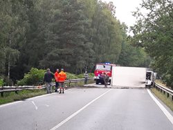 Nehoda nákladního automobilu zablokovala silnici I. třídy na Jindřichohradecku