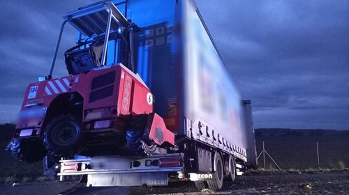 Střet vozidel zastavil dopravu na frekventované trase