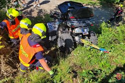 Nehoda čtyřkolky v Trojanovicích zaměstnala hasiče z Kopřivnice